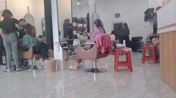 Risiko Kesehatan Menggunakan Cat Rambut Secara Berulang