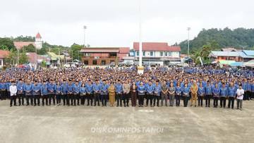 Bupati Mahulu Kukuhkan 1.888 PPPK Formasi 2024