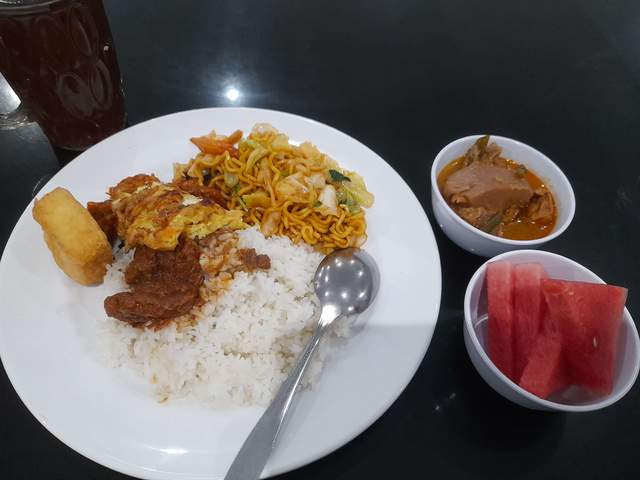 Makan Buah Sebaiknya Sebelum Makan Berat