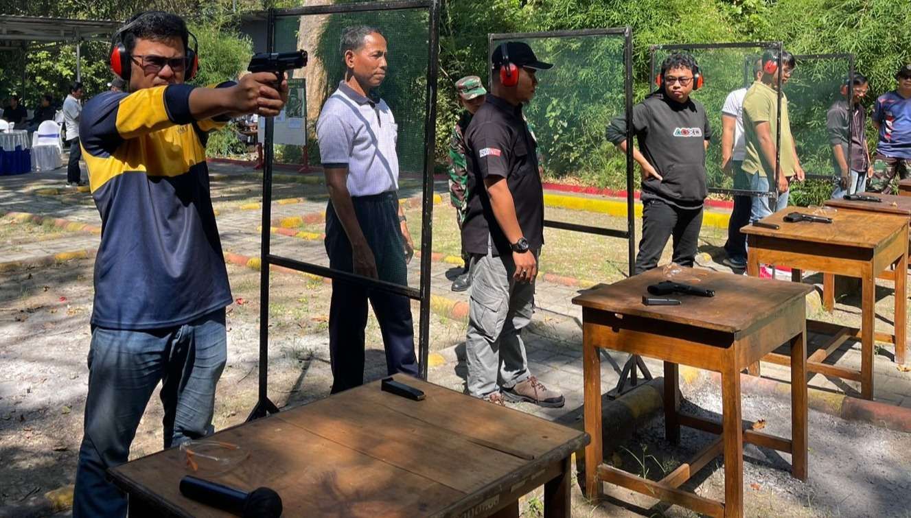 Perkuat Kolaborasi, Lanal Batuporon Latihan Menembak Bersama Media
