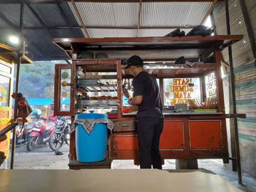Kuliner Ayam Panggang dan Sate Bumbu Khas Sampang