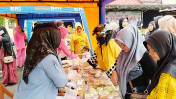 Polres Sampang Bagikan Stand Takjil Gratis di Pasar Murah