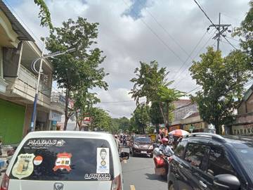 Jalan Panglima Sudirman Sampang Padat Merayap 