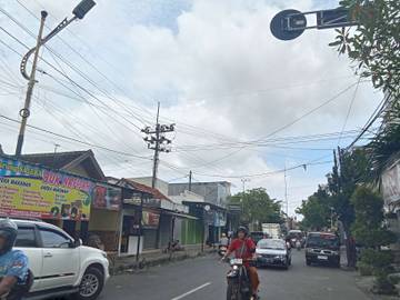 Perempatan Lampu Merah Imam Bonjol Sampang Rawan Macet 