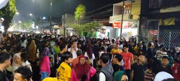 Antusias Warga Menyaksikan Parade Daul Combodug Sampang