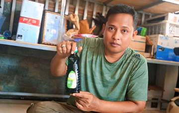 Pemuda Sampang Ciptakan Garam Menjadi Sabun Cuci Piring 