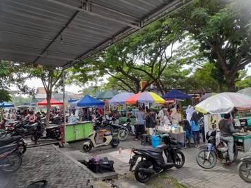 Lapak UMKM Masih Berjualan Meski CFD Belum Diberlakukan