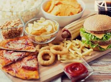 Makanan Pemicu Kanker yang Perlu Dibatasi Konsumsinya