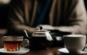 Manfaat Minum Teh dan Kopi di Pagi Hari