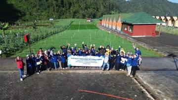 Latih SDM Unggul, FEB UTM Berdaya Saing Internasional