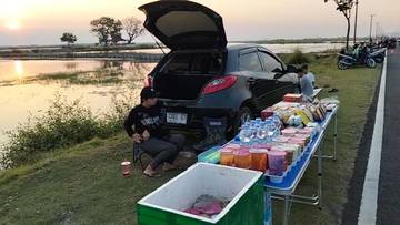Pemandangan Sunset di Sampang Berdampak Ekonomi Bagi Masyarakat 