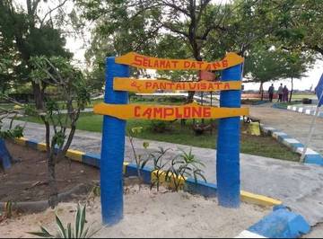 Menikmati Pesona Pantai Camplong Sampang
