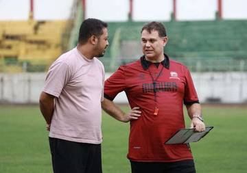 Carlos Parreira Resmi Jadi Pelatih Baru Madura United 