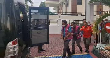  Kejari Sampang Tahan Empat Tersangka Dua Puluh Hari