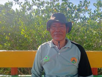 Menghijaukan Pesisir Lembung Pamekasan 