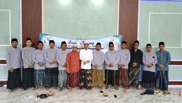 Sowan Pesantren Warnai Isra Mikraj SMPIT Alhidayah