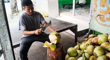 Permintaan Kelapa Hijau Sampang Drastis, Dipercaya Redakan Campak
