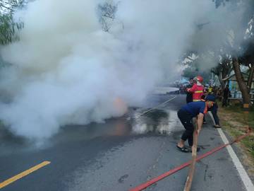 BREAKING NEWS: Mobil Mewah Terbakar di Toroan Sampang