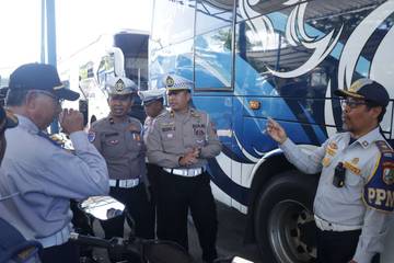 Operasi Keselamatan Semeru Awasi Armada Bus di Sampang