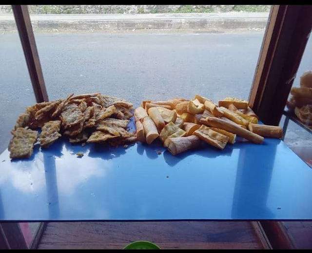  Gorengan Muragh Meriah Banyak Diminati  Warga  Kota Saumlaki