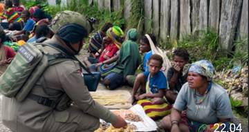 Satgas Ops Damai Cartenz-2025 Perkuat Hubungan Dengan Masyarakat