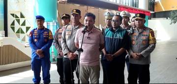 Wakapolri dan PJU Polri Laksanakan Salat Led 