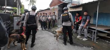 Polda NTB Gerebek Kampung Narkoba