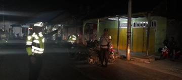 Bhabinkamtibmas Kelurahan Saumlaki Amankan Sholat Tarawih