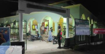 Bhabinkamtibmas Saumlaki Utara Amankan Sholat Tarawih 