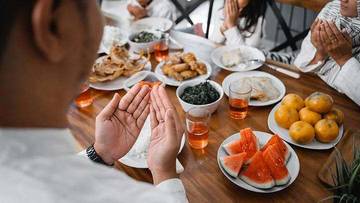 Tips Memilih Makanan Sehat Saat Berbuka Puasa