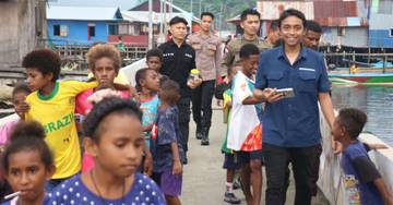 Satgas Humas Ops Damai Cartenz-2025 Sambangi Warga