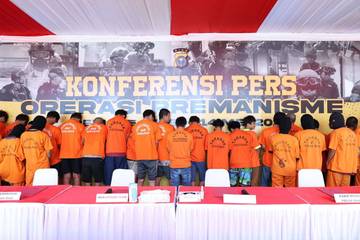 Polda Riau Gelar Konferensi Pers Ungkap Kasus Premanisme 