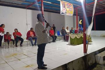  Melalui Bunda Maria Umat Mendekatkan Diri Dengan Allah   