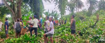 Bhabinkamtibmas Tutukembong dan Waturu Sambangi Warga