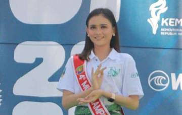 Sarung Motif Sinjang Warnai WSL Krui Pro 2025