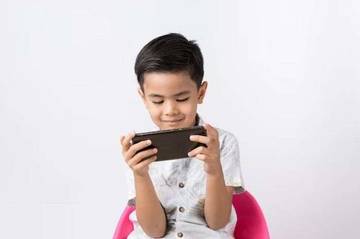 Bijak gunakan handphone untuk anak-anak.