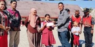 Komisi II DPRD Tanimbar Perkuat Bantuan bagi Siswa Korban Kebakaran Ngrimase  ‎