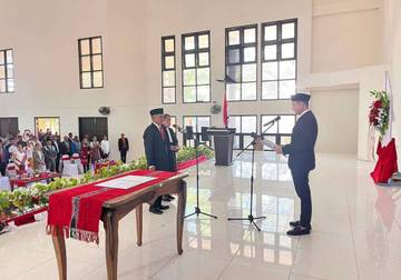 Brampi Moriolkossu Sah Dilantik Sebagai Sekda Kabupaten Kepulauan Tanimbar