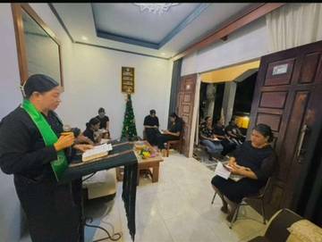 Pengasuh Jemaat Samlaki Laksanakan Ibadah Koinonia antar Sektor