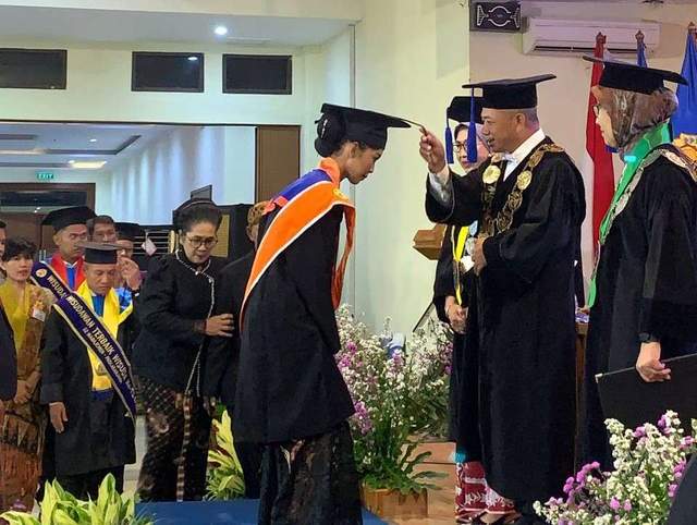 Habib Edrus Bawakan Sambutan Wisuda ke-77 Universitas Semarang