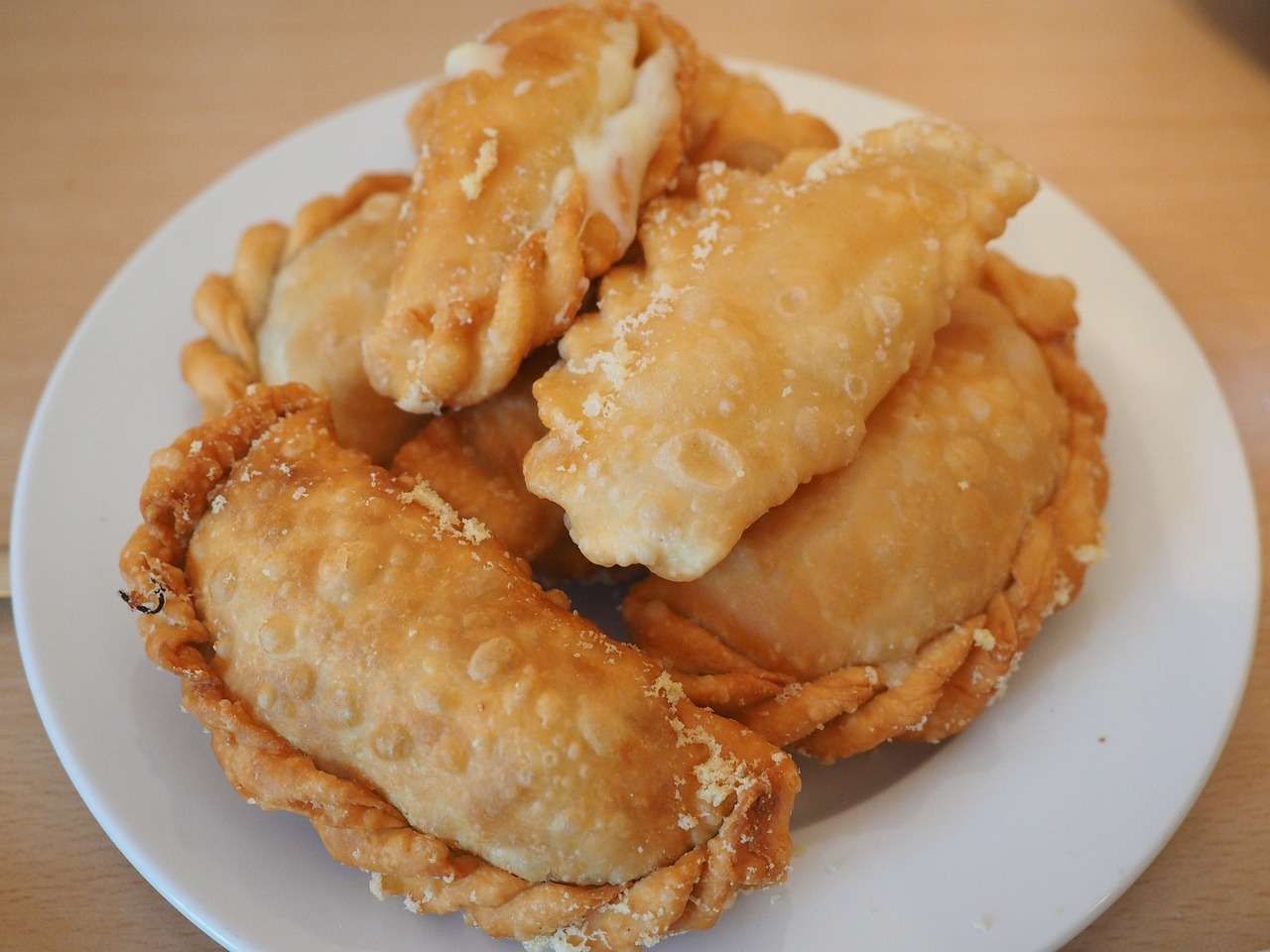 Kue Pastel: Beragam Nama, Satu Rasa Lezat