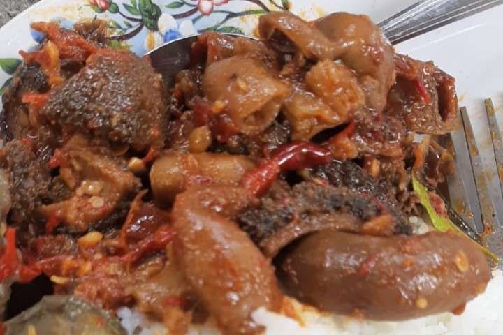 Babat Iso Gongso: Sajian Khas Semarang yang Menggoda