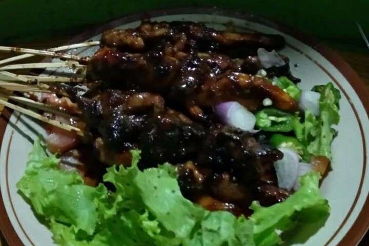 Bahaya Terlalu Sering Makan Sate