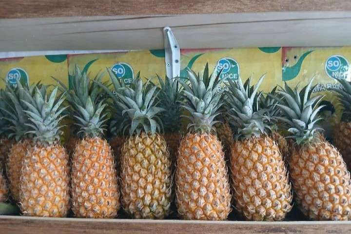 Cara Mengupas dan Memotong Nanas dengan Cepat Rapi