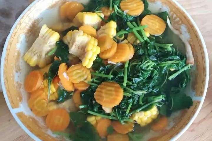 Resep Sayur Bening Bayam, Jagung, dan Wortel