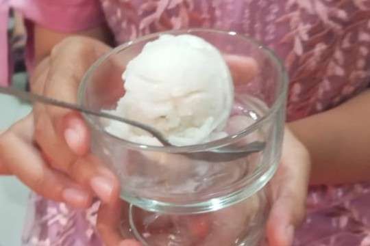 Resep Es Krim Stroberi Homemade: Lembut, Manis, Segar