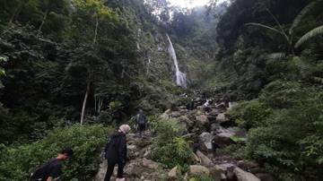 Curug Lawe Benowo Kalisidi Sambut Wisatawan Akhir Tahun