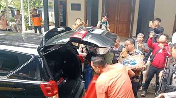 KPK Geledah Ruang Kerja Sudewo di Pendopo Pati