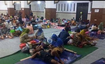 Ratusan Pengungsi Desa Karangrowo dan Ngemplak Masih Bertahan