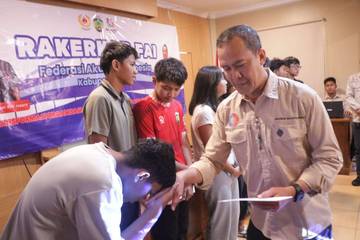 Lolos Porprov, Sembilan Atlet Renang Jepara Terima Bonus 